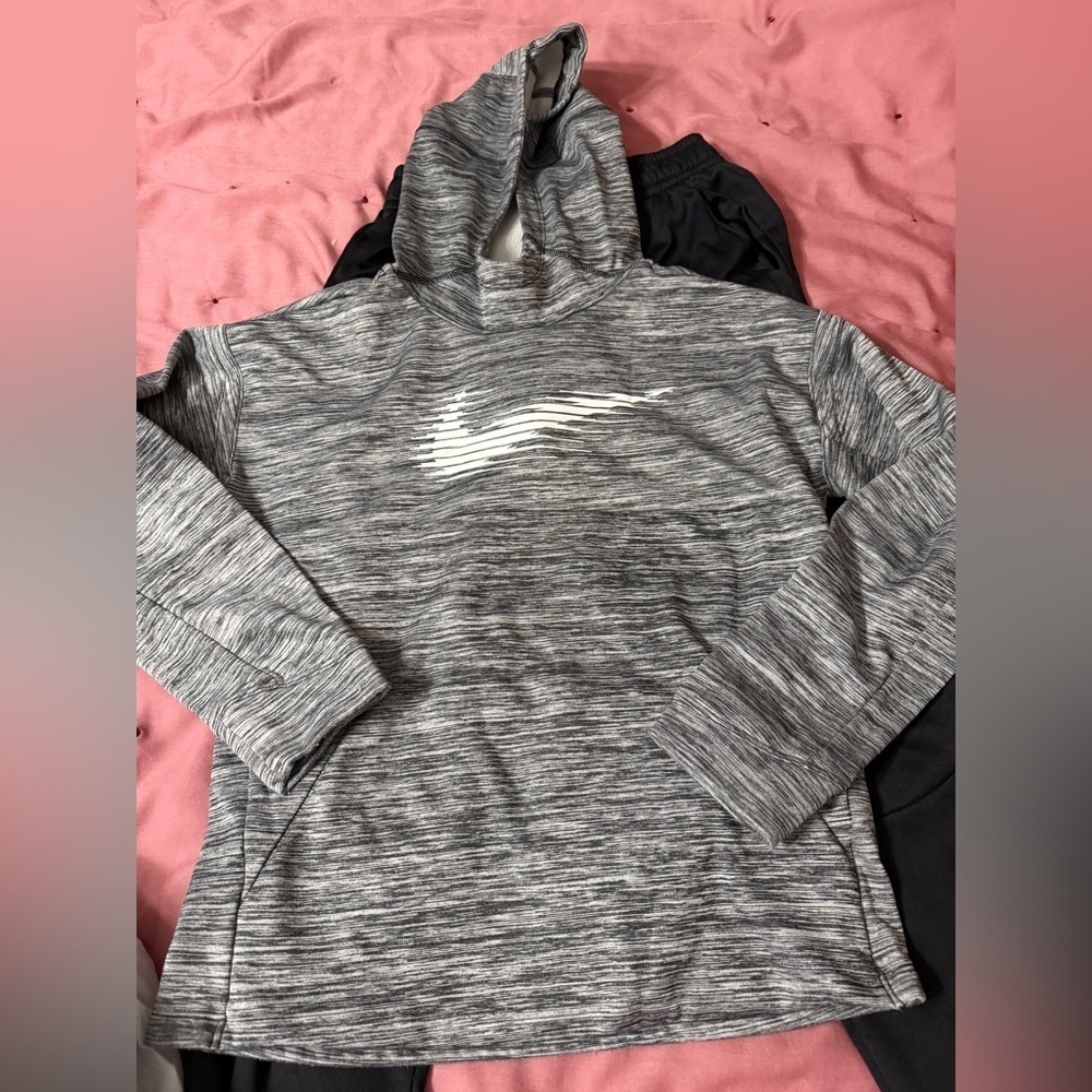 NIKE Youth XL Gray Hoodie Sweatshirt and Black Sweatpants Dri-FIT Apparel Lot